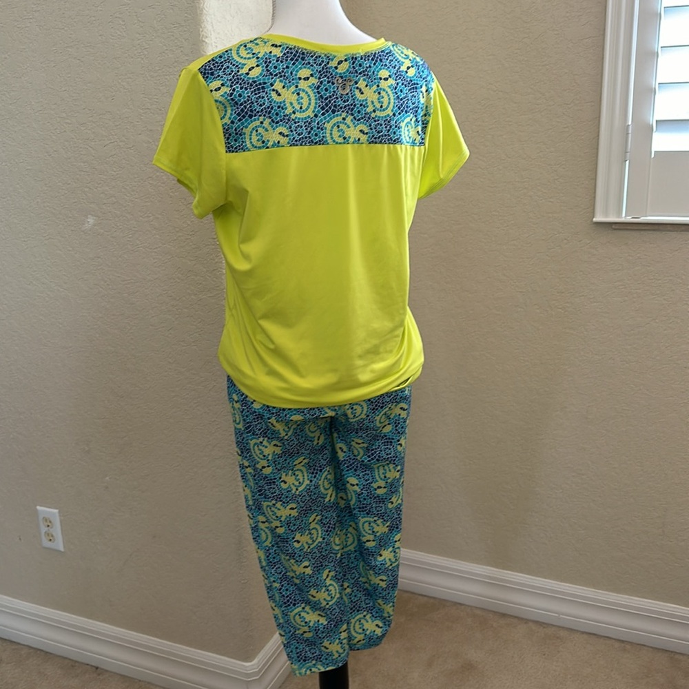Disney Parks leggings and top size Large & medium - Picture 8 of 8